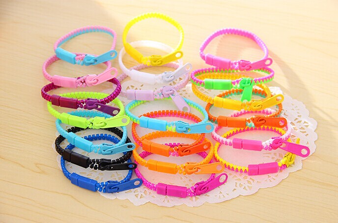 Rainbow-Colored Zipper Bracelet - SensoryFun.com