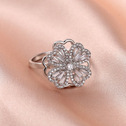 Copper Micro-Inlaid 360° Rotatable Four-leaf Clover Ring Personalized Design Decompression